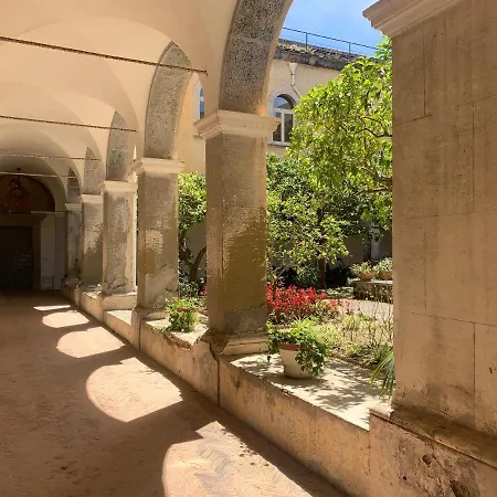 Relais Il Chiostro Historic Courtyard & Panoramic Terrace Near Sorrento Bed & Breakfast 4*