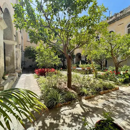 Oda ve Kahvaltı Relais Il Chiostro Historic Courtyard & Panoramic Terrace Near Sorrento Massa Lubrense