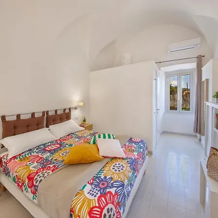 Relais Il Chiostro Historic Courtyard & Panoramic Terrace Near Sorrento