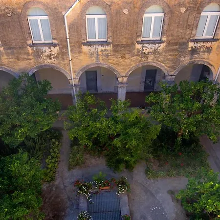 فندق مبيت وإفطار Il Chiostro ماسّا لوبْرينسِ