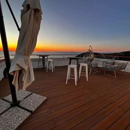 Relais Il Chiostro Historic Courtyard & Panoramic Terrace Near Sorrento