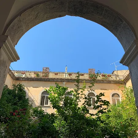 Relais Il Chiostro Historic Courtyard & Panoramic Terrace Near Sorrento 4* Massa Lubrense