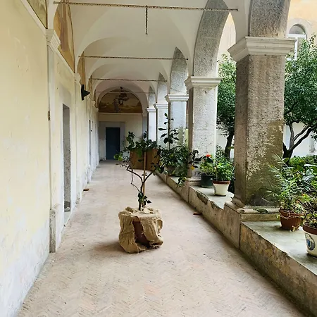 Il Chiostro 4*