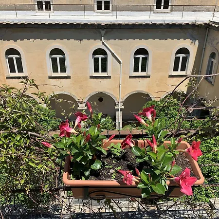 Relais Il Chiostro Historic Courtyard & Panoramic Terrace Near Sorrento Bed & Breakfast 4*