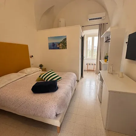 Bed & Breakfast Relais Il Chiostro Historic Courtyard & Panoramic Terrace Near Sorrento Massa Lubrense
