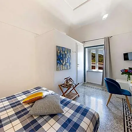 Relais Il Chiostro Historic Courtyard & Panoramic Terrace Near Sorrento 4*