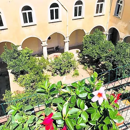 Relais Il Chiostro Historic Courtyard & Panoramic Terrace Near Sorrento Bed & Breakfast