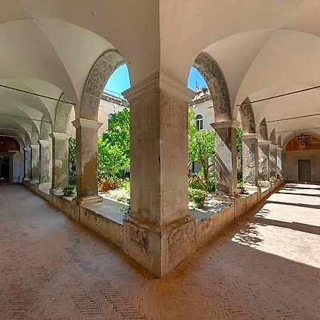 Relais Il Chiostro Historic Courtyard & Panoramic Terrace Near Sorrento Bed & Breakfast 4*