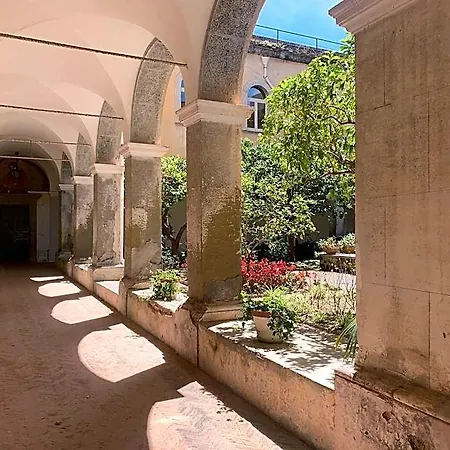 Relais Il Chiostro Historic Courtyard & Panoramic Terrace Near Sorrento 4* Massa Lubrense