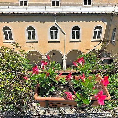 Relais Il Chiostro Historic Courtyard & Panoramic Terrace Near Sorrento Bed & Breakfast 4*