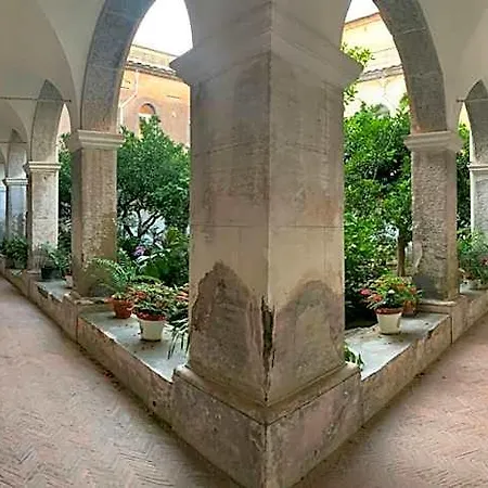 Relais Il Chiostro Historic Courtyard & Panoramic Terrace Near Sorrento Bed & Breakfast 4*