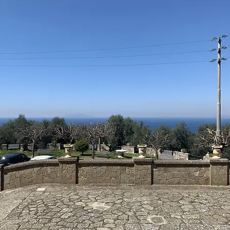 Il Chiostro Massa Lubrense